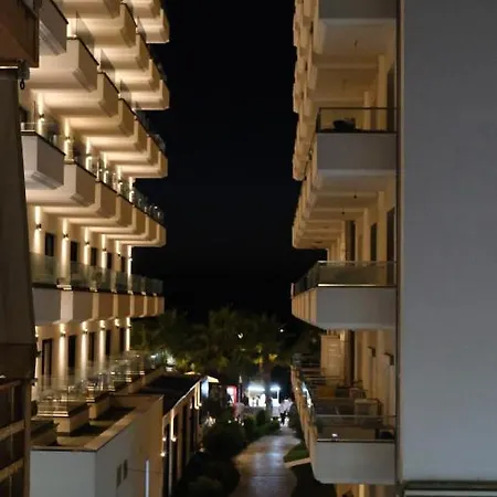 Lovely Front Apartment. 아파트 *